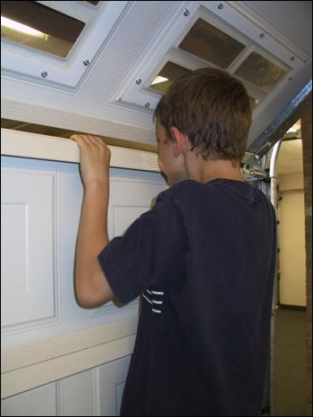 Safe garage doors for children